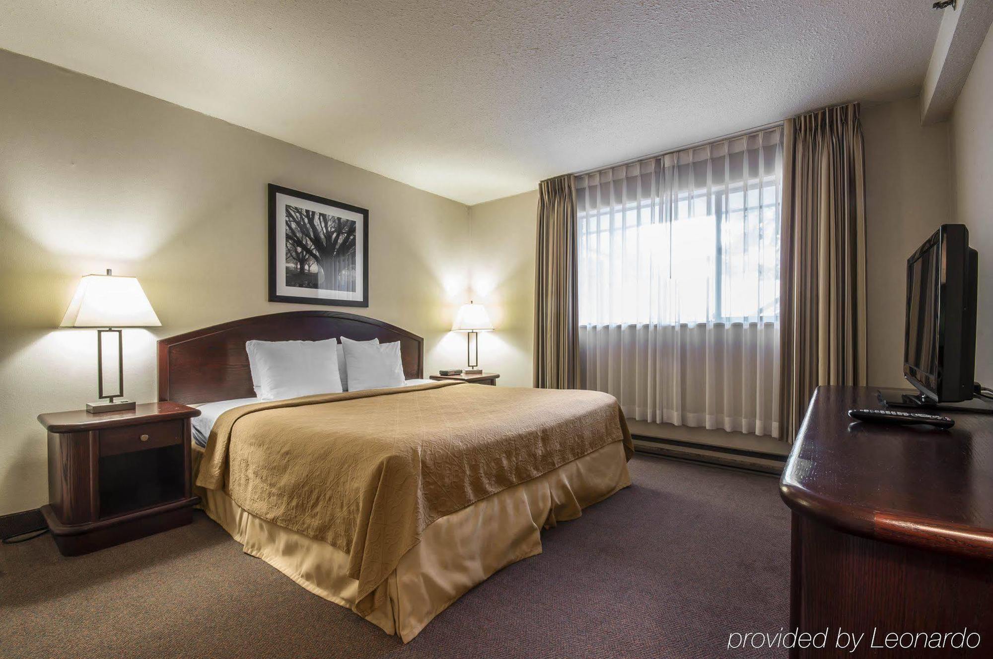 Art Infiniti Hotel Pitt Meadows ภายนอก รูปภาพ