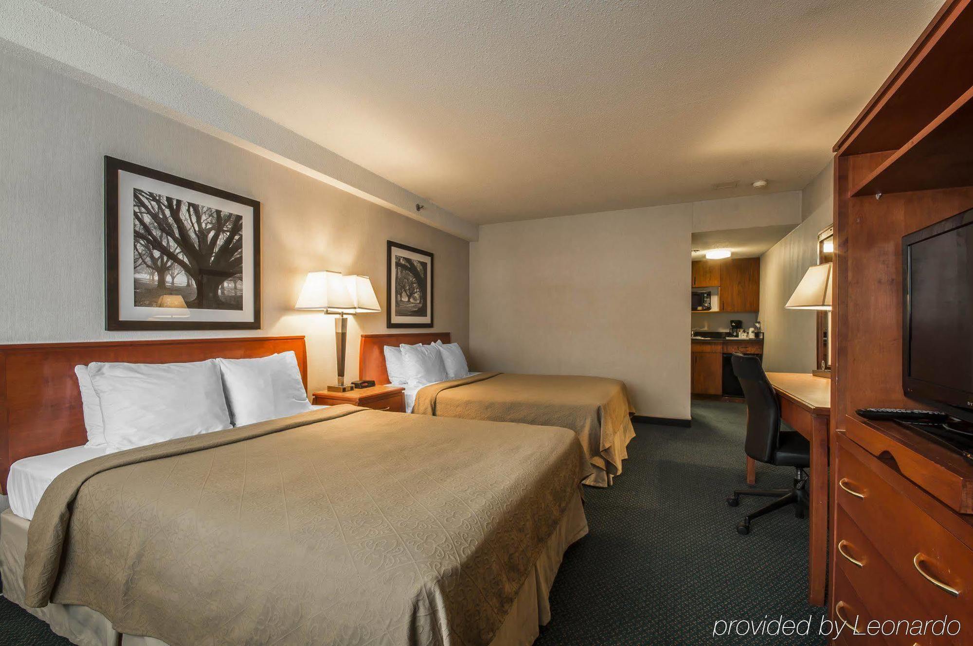 Art Infiniti Hotel Pitt Meadows ภายนอก รูปภาพ