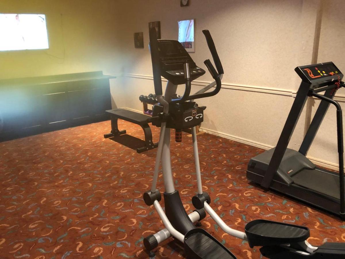Art Infiniti Hotel Pitt Meadows ภายนอก รูปภาพ